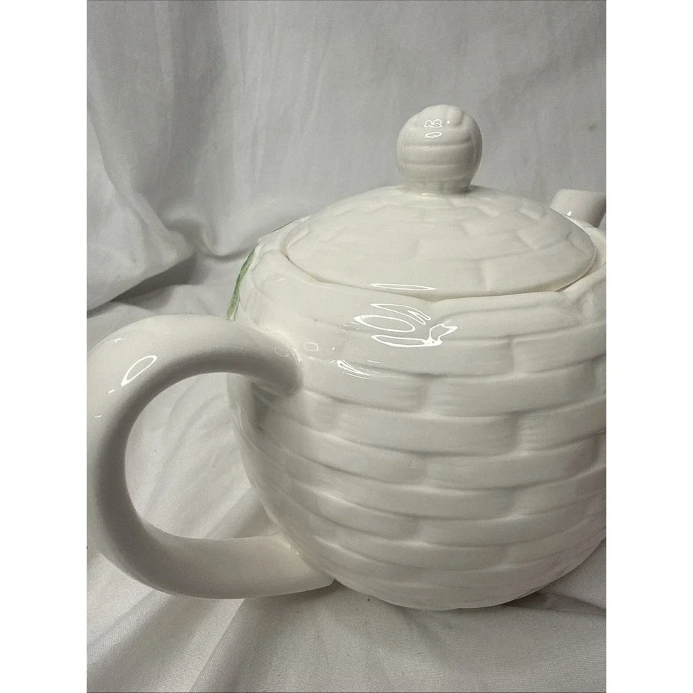 Otagiri Strawberry Teapot Mary Ann Baker Basket Weave Design 4 Cup Cottagecore